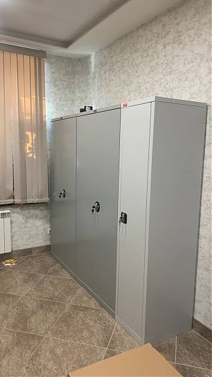 Установили два архивных шкафа для хранения документов: ШАМ-12 и ПРАКТИК СВ-14
