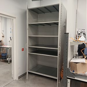 Стеллаж с дверьми СТ-300 — закрытое хранение грузов